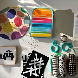 Lovevery Playkit - The Looker 0-2 Months